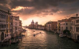 L’éclat de Venise : l’histoire et l’art des masques du carnaval